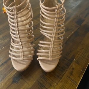 Charlotte Russe Women's Heel Nude Color Size 6 (preowned)